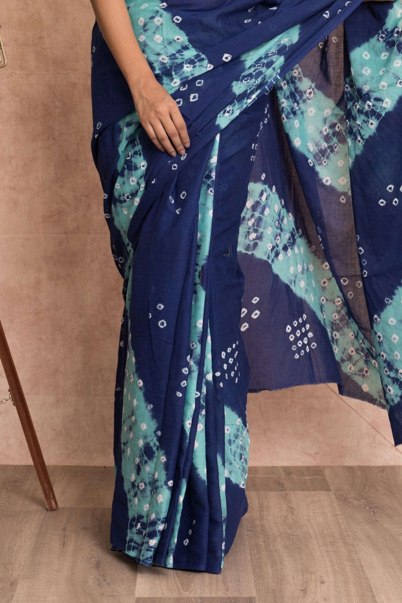 TieAnd Dye Bandhej Leheriya Cotton Mulmul Saree with Unstitched Blouse - Blue And Green