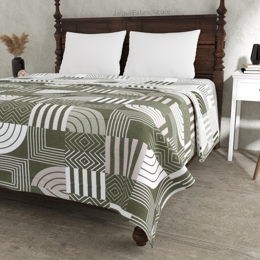 Geometric Maze Green and Off White Dohar and Bedsheet Combo