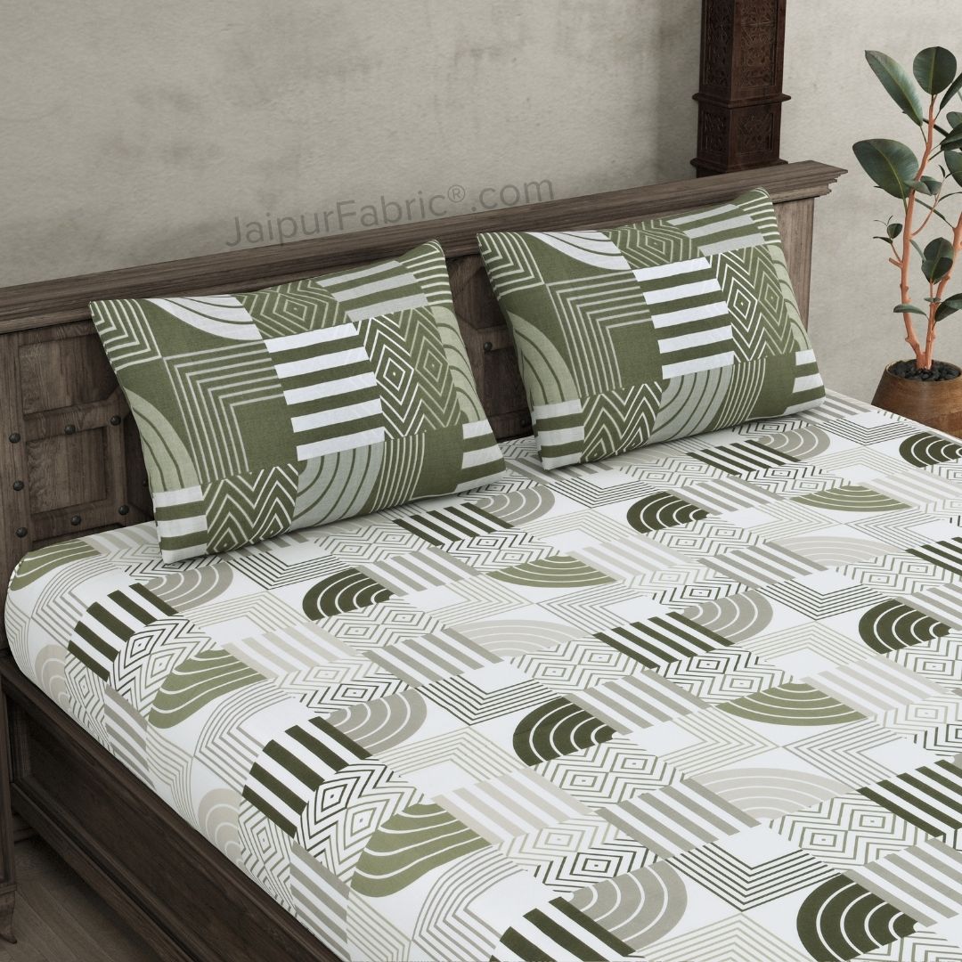 Geometric Maze Green and Off White Dohar and Bedsheet Combo