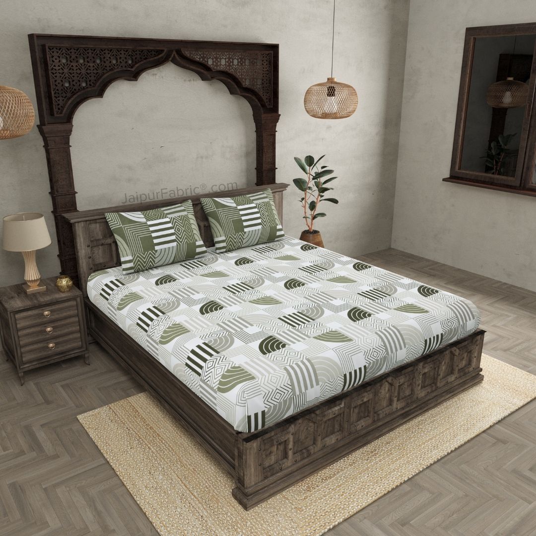 Geometric Maze Green and Off White Dohar and Bedsheet Combo