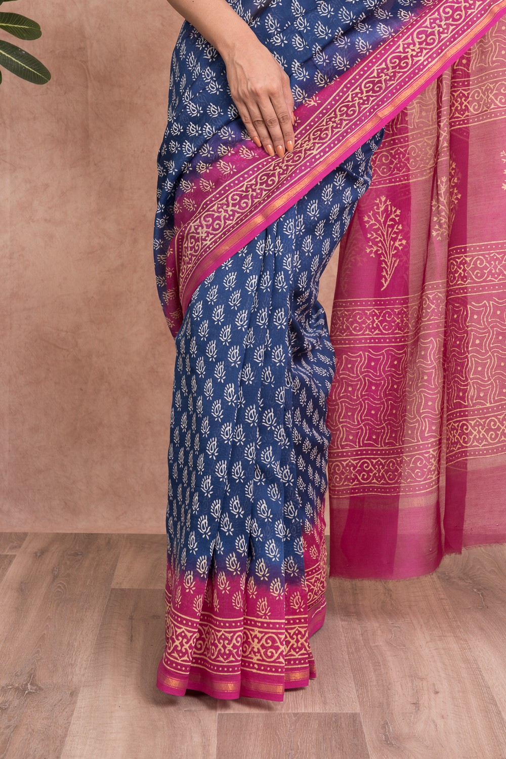 Booti Pattern Chanderi Silk Saree with Unstitched Blouse - Blue And Pink