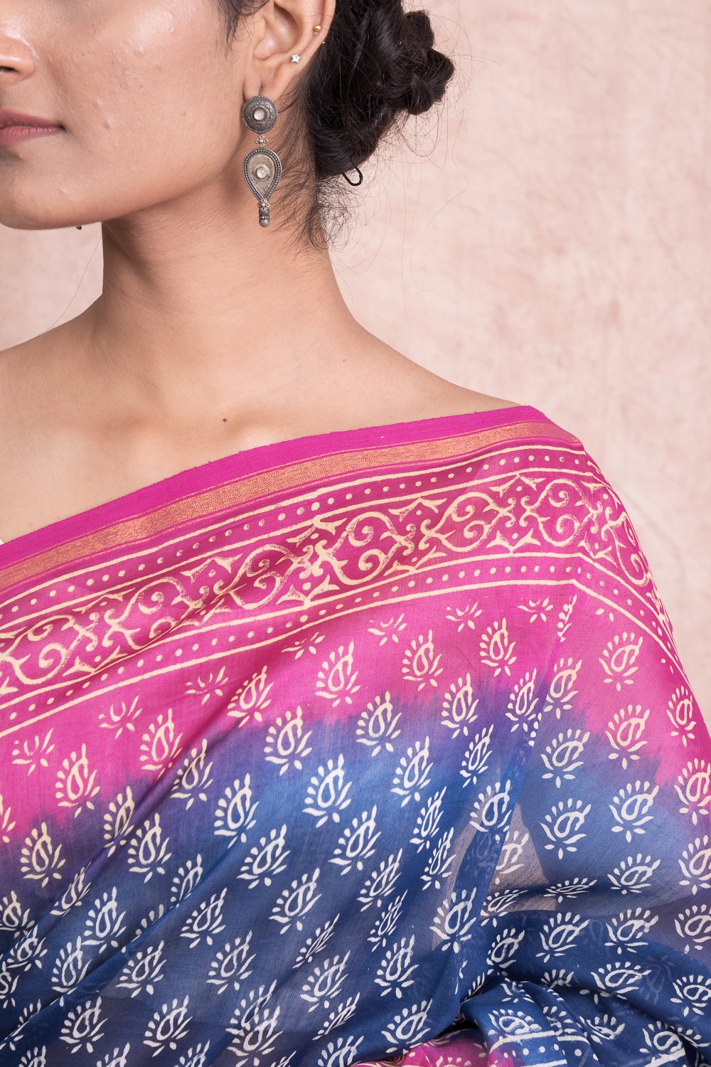 Booti Pattern Chanderi Silk Saree with Unstitched Blouse - Blue And Pink