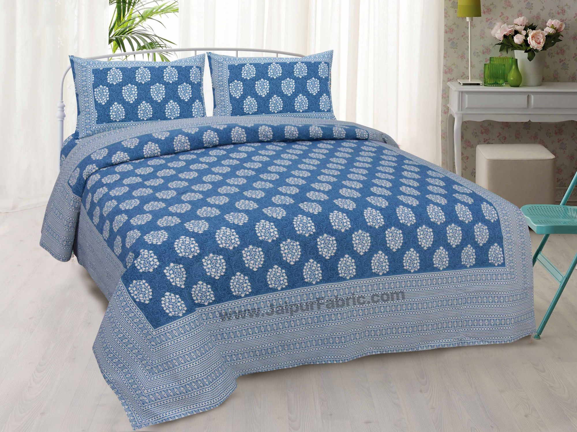 Blue Traditional Badge Double Bedsheet