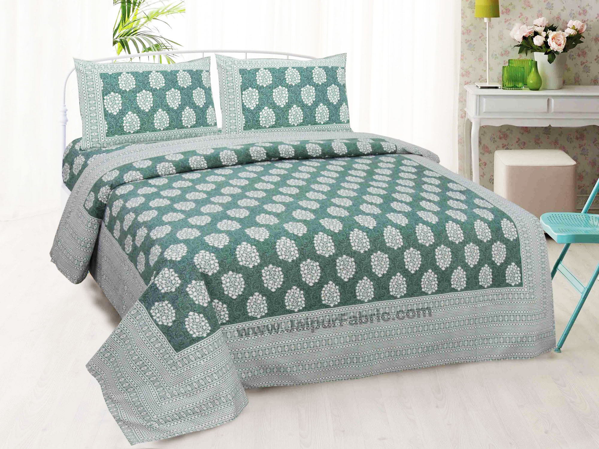 Green Traditional Badge Double Bedsheet