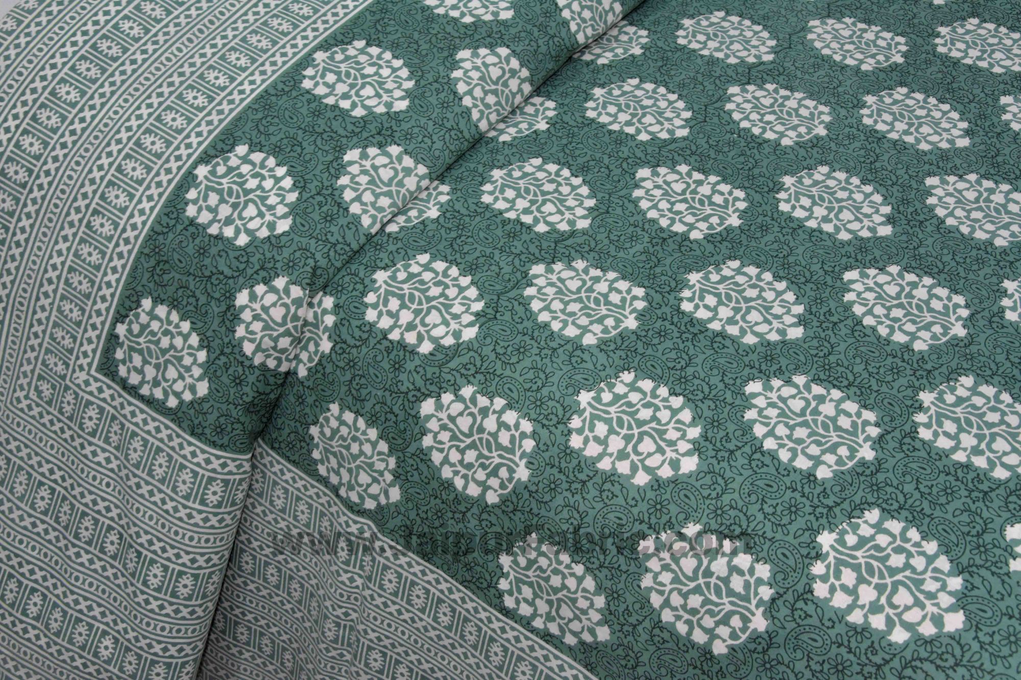 Green Traditional Badge Double Bedsheet