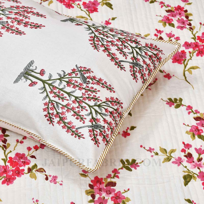 An Essential Décor Pure Cotton Reversible Quilted Bedcover with Pillowcases