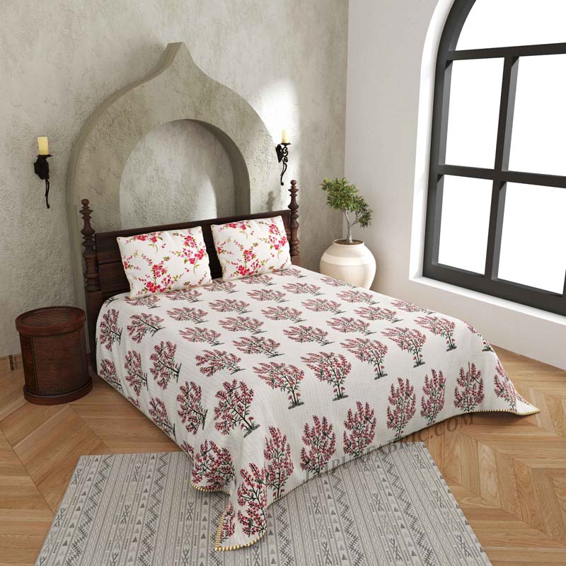 An Essential Décor Pure Cotton Reversible Quilted Bedcover with Pillowcases