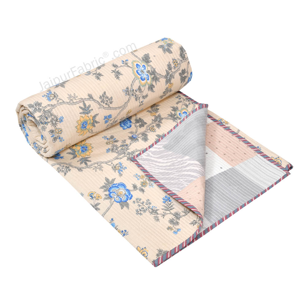 A Peaceful Glimpse Pure Cotton Reversible Quilted Bedcover with Pillowcases