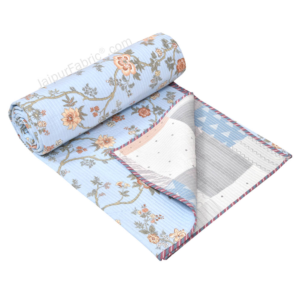 A Serene Sight Pure Cotton Reversible Quilted Bedcover with Pillowcases