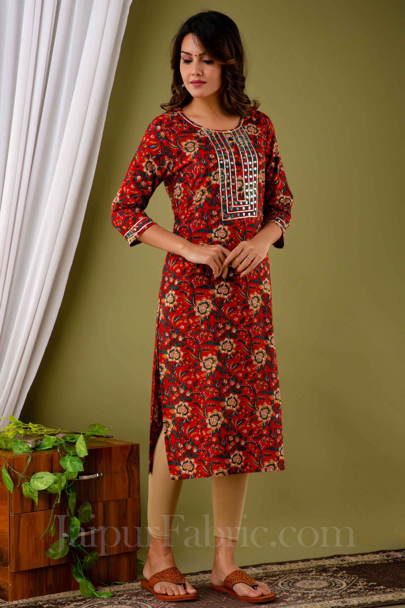 Women Floral Round Neck Cotton Kurti