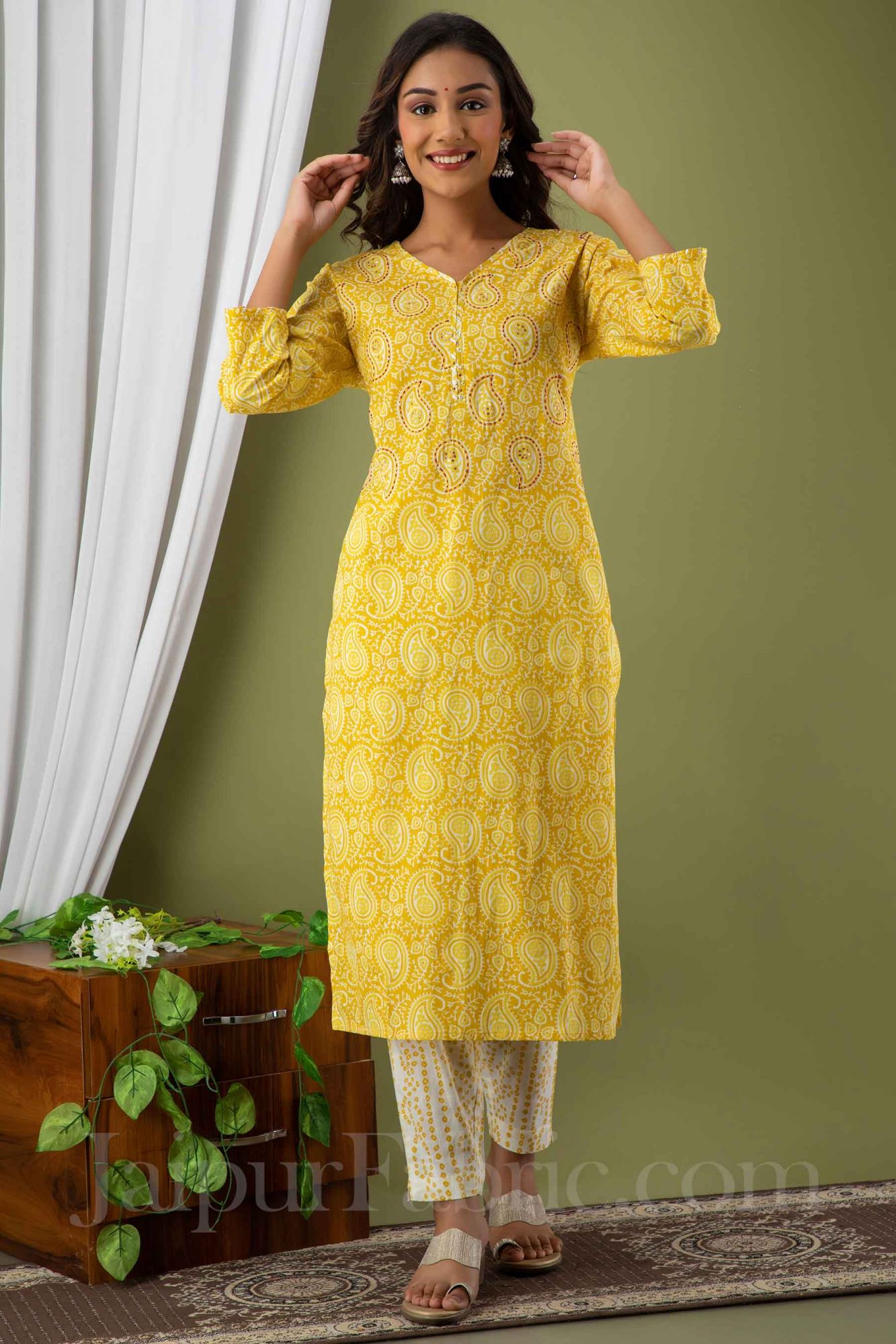 Women Yellow Paisley Print Cotton Kurti with Pant & Dupatta