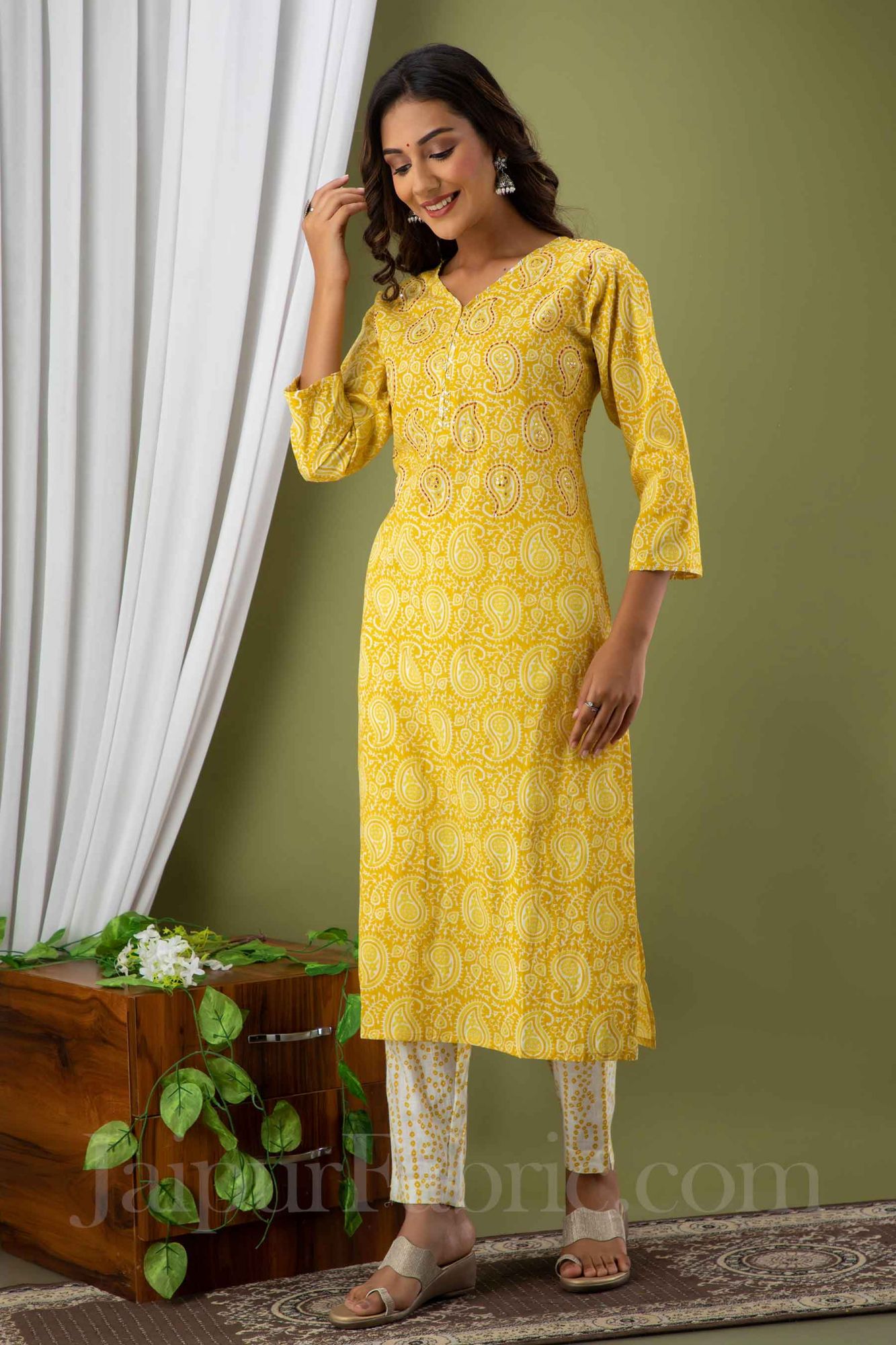 Women Yellow Paisley Print Cotton Kurti with Pant & Dupatta