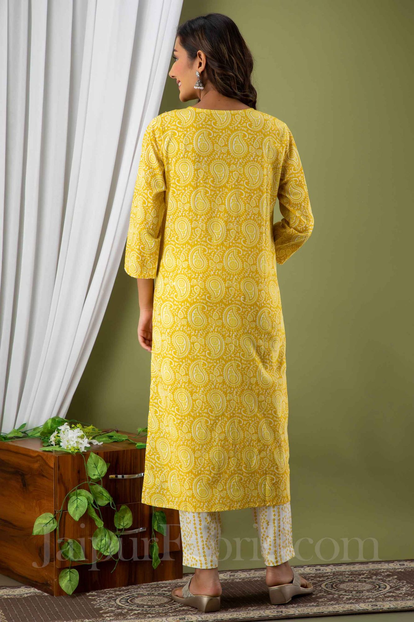 Women Yellow Paisley Print Cotton Kurti with Pant & Dupatta