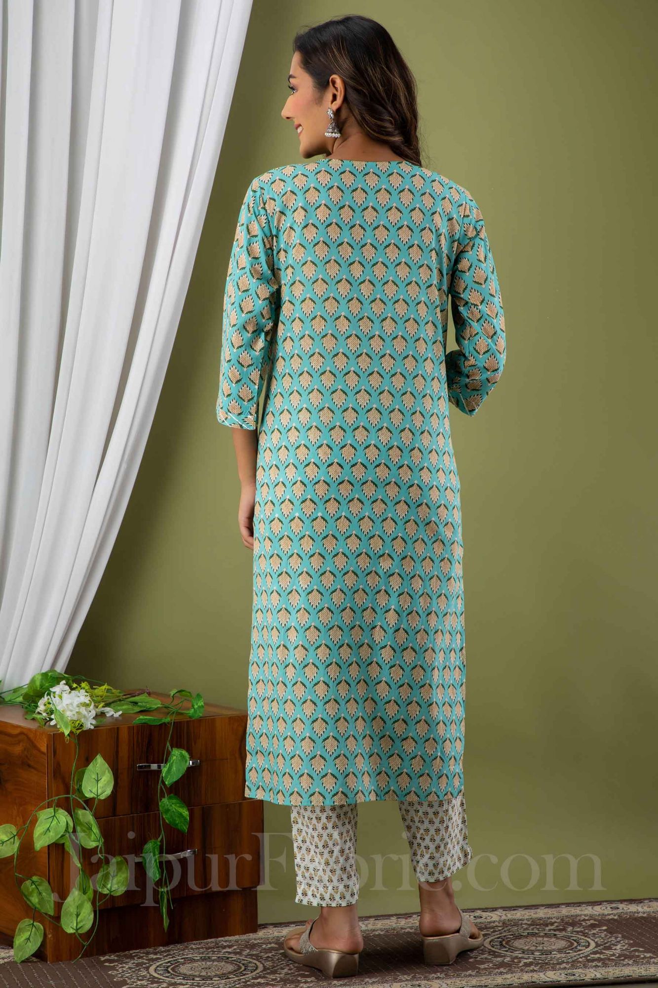 Women Sea Green Cotton Kurti with Pant & Dupatta