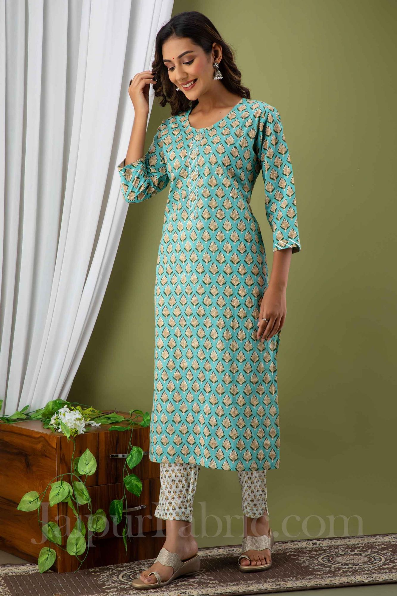 Women Sea Green Cotton Kurti with Pant & Dupatta