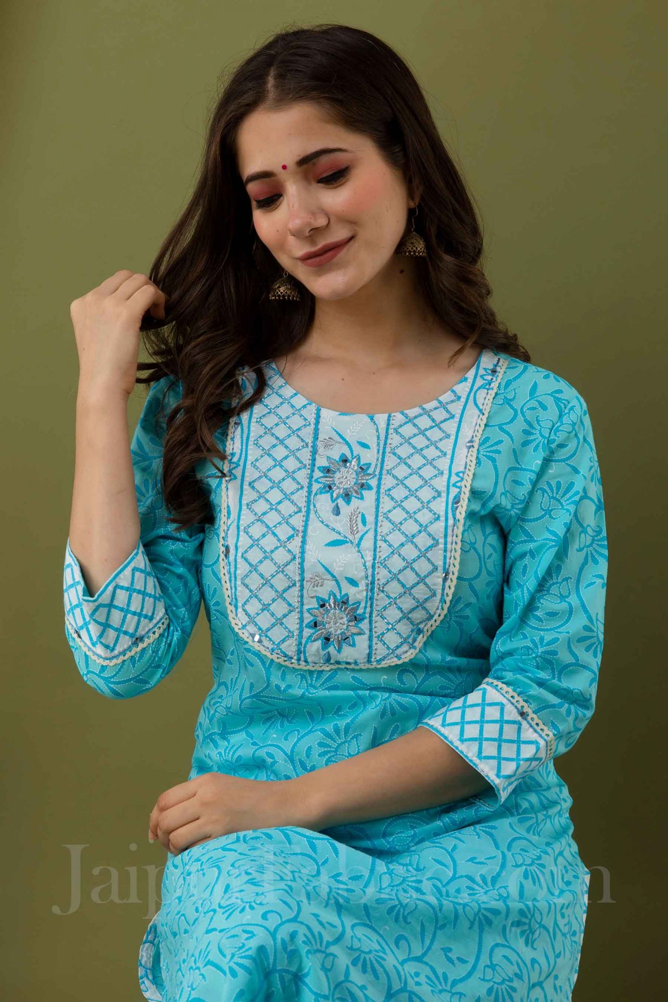 Women Blue Cotton Floral Print Kurti with Pant