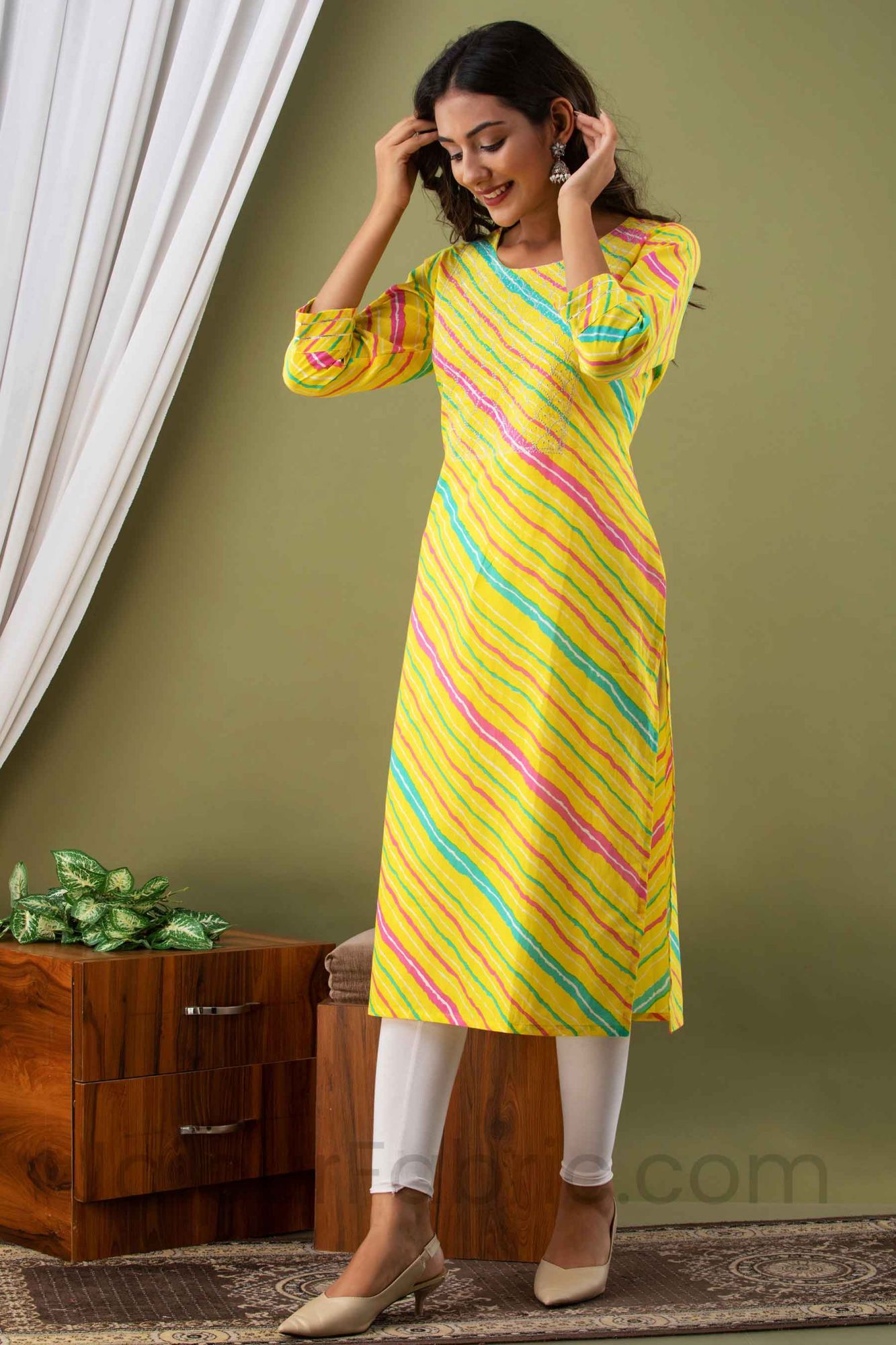 Women Yellow Lehriya Print Cotton Kurti