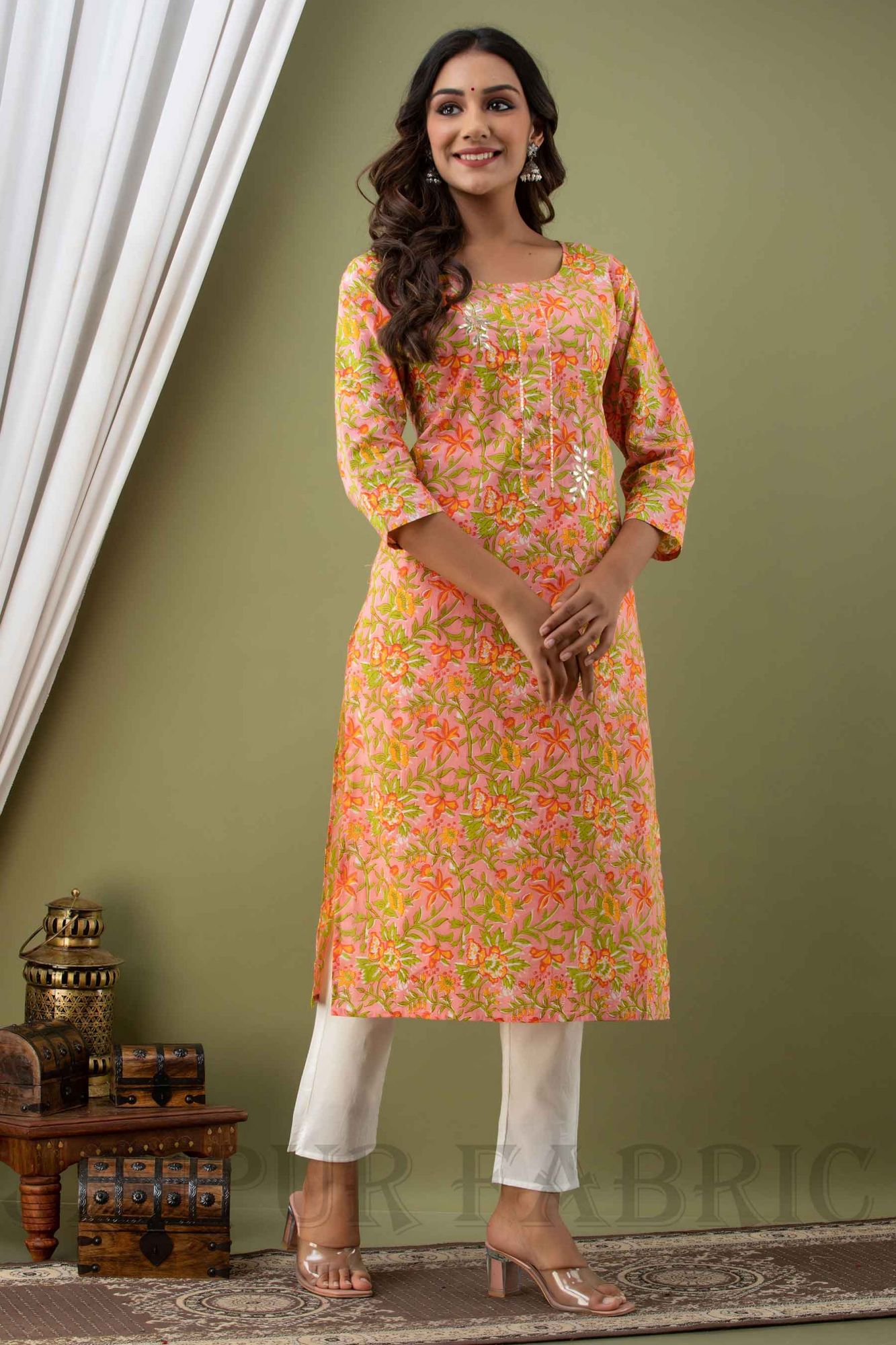 Women Peach Floral Kurti with Pant