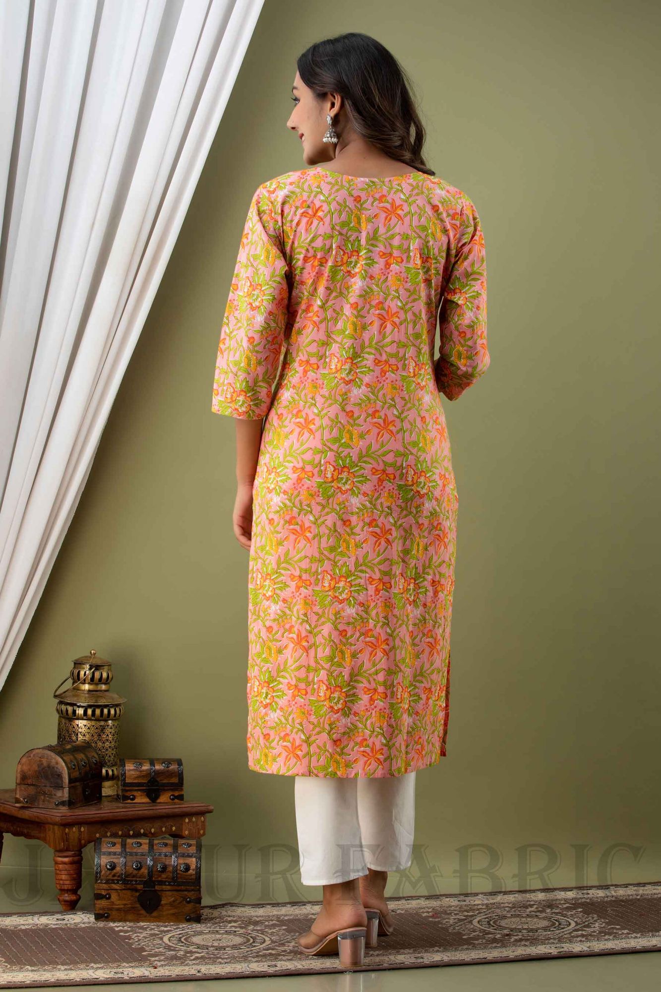 Women Peach Floral Kurti with Pant