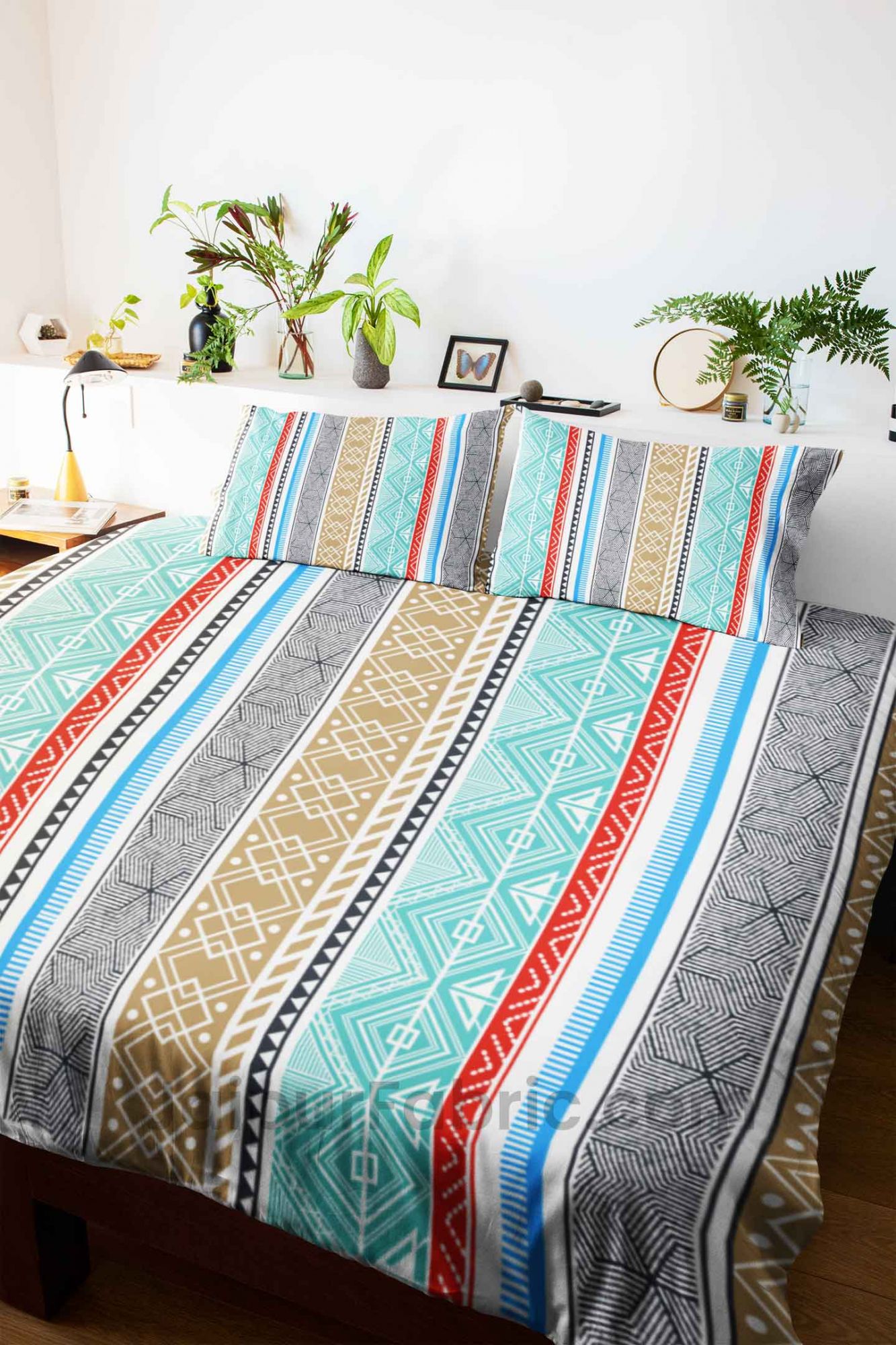 Isle Pattern Blue Multicolored King Size Bedsheet With 2 Pillow Covers