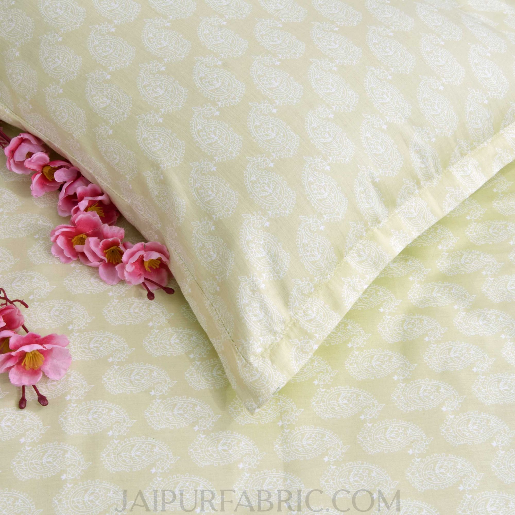 Placid Paisley Pastel King Size Bedsheet