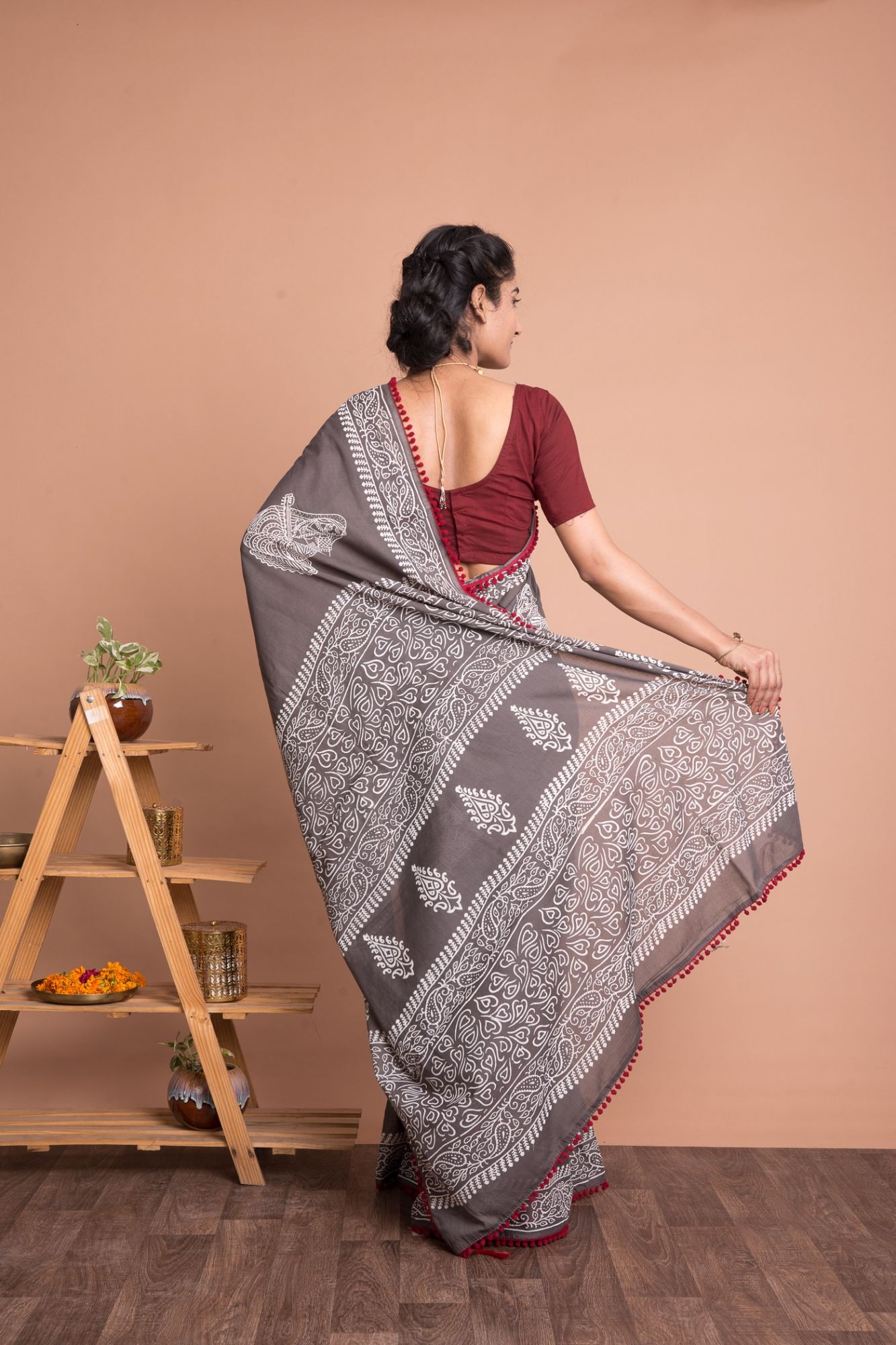 Women Discharge Print Cotton Mulmul Saree with Unstitched Blouse - Grey