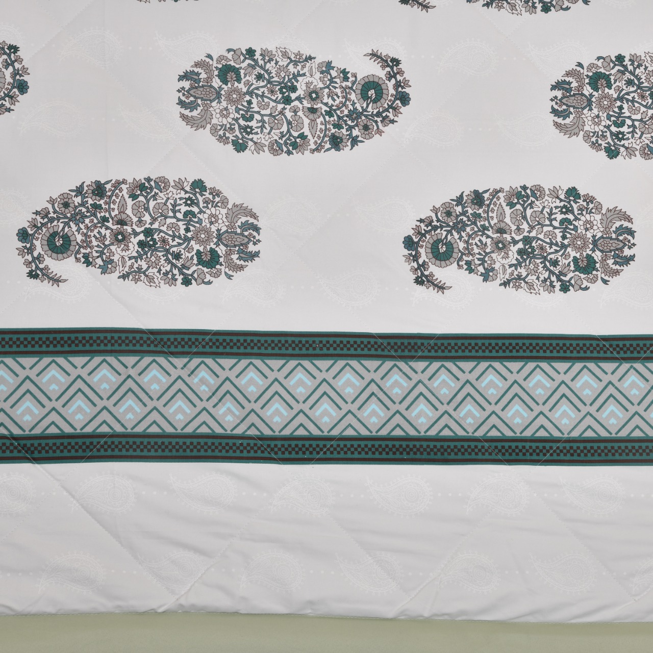 Paisley Evergreen Cotton Quilted Bedcover Comforter Blanket